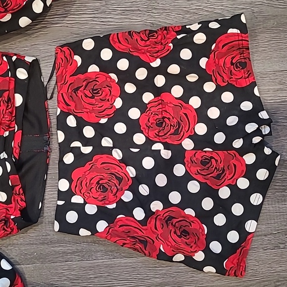 Polka dot/ Rose Set - Picture 2 of 4
